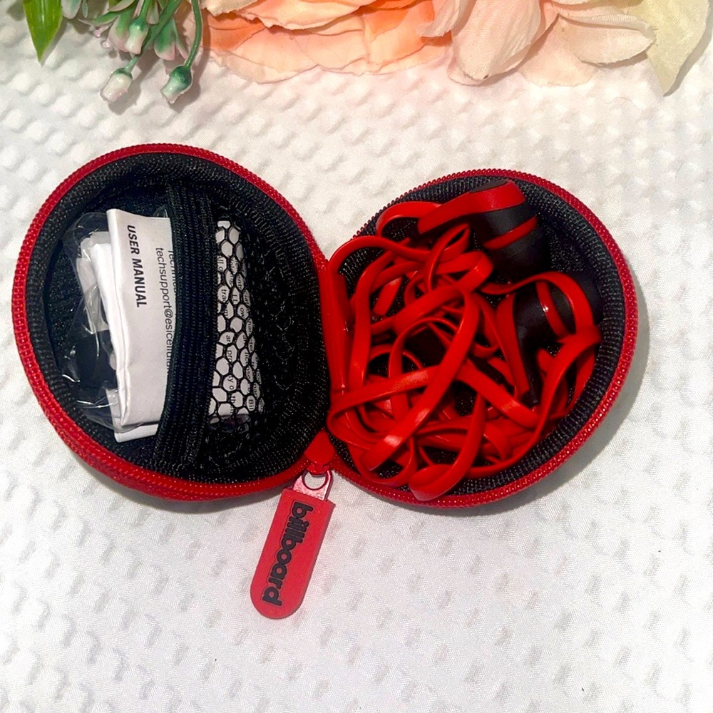 Billboard Stereo Earbuds with Mic and zippered case One touch remote